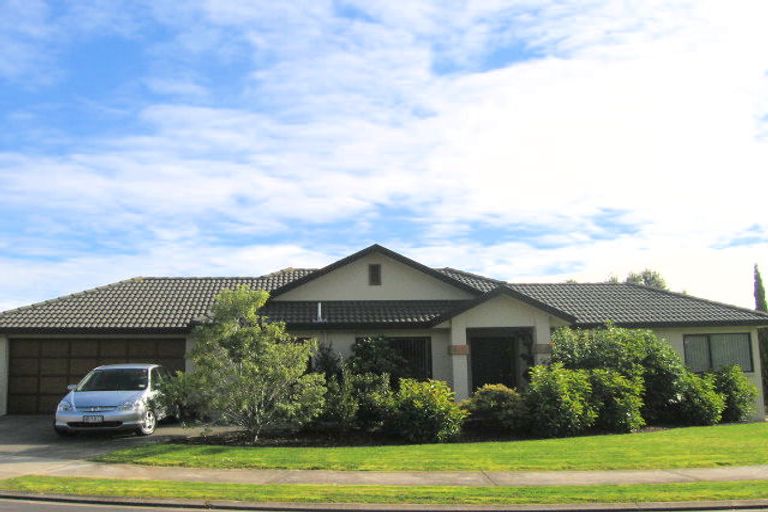 Photo of property in 13 Moycullien Lane, East Tamaki Heights, Auckland, 2016