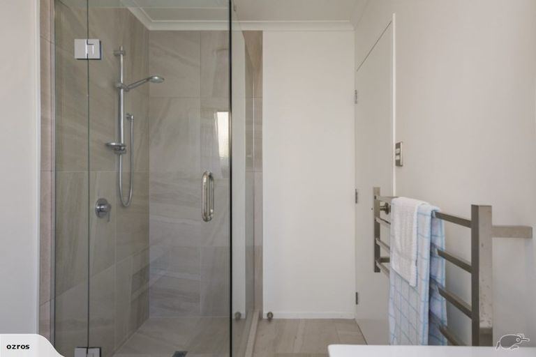 Photo of property in 10 The Oaks, Awapuni, Palmerston North, 4412