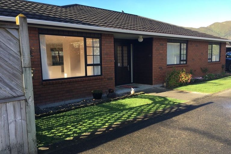 Photo of property in 50 Porutu Street, Fairfield, Lower Hutt, 5011