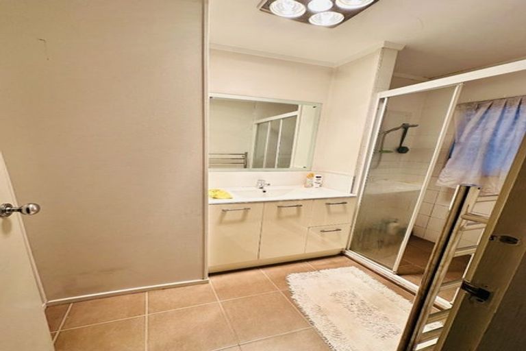 Photo of property in 58 Cyclarama Crescent, Massey, Auckland, 0614