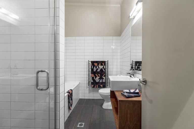 Photo of property in 1/123 The Parade, Island Bay, Wellington, 6023