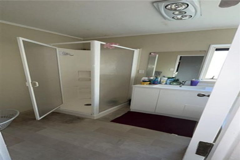 Photo of property in 33 Bernina Place, Weymouth, Auckland, 2103