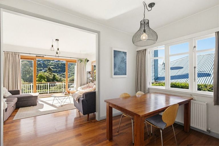 Photo of property in 77 Oban Street, Wadestown, Wellington, 6012