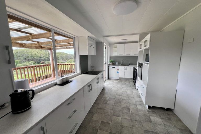 Photo of property in 35 Hawkes Access Road, Waitoki, Silverdale, 0994