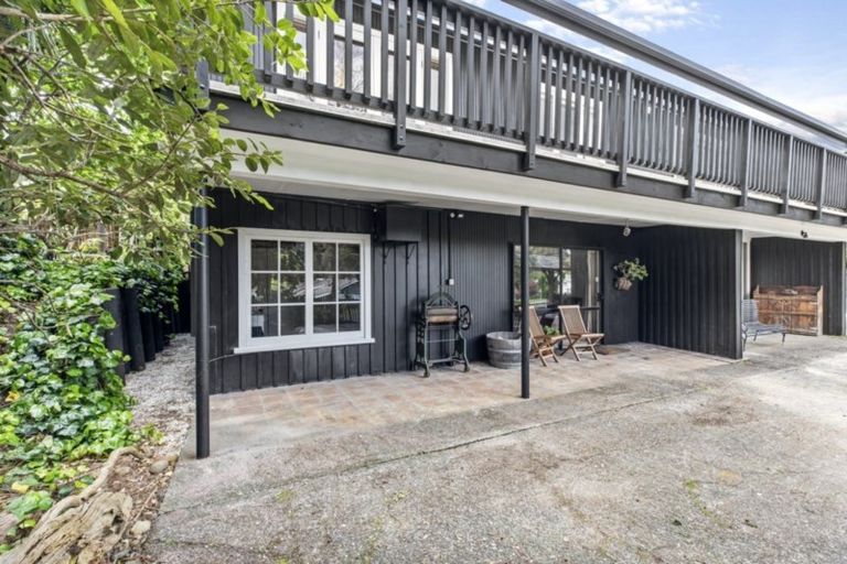 Photo of property in 18 Rimutaka Place, Titirangi, Auckland, 0604