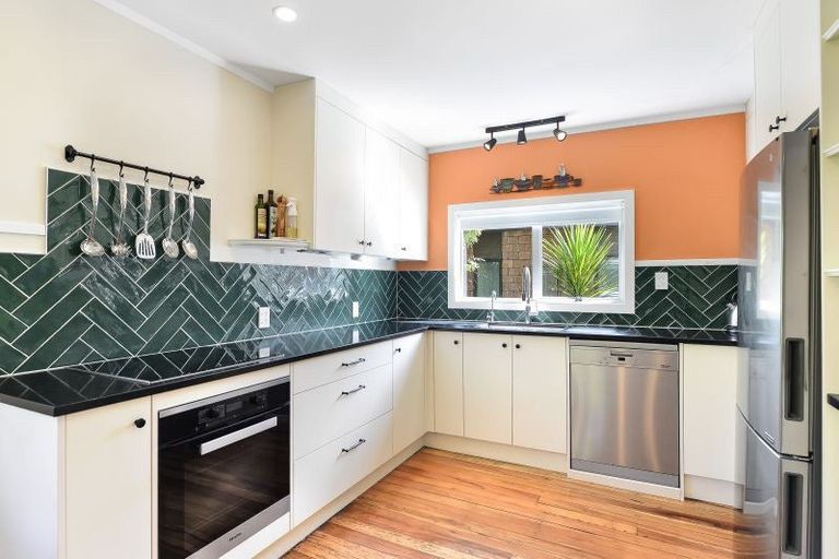 Photo of property in 30 Bettina Road, Fairfield, Hamilton, 3214