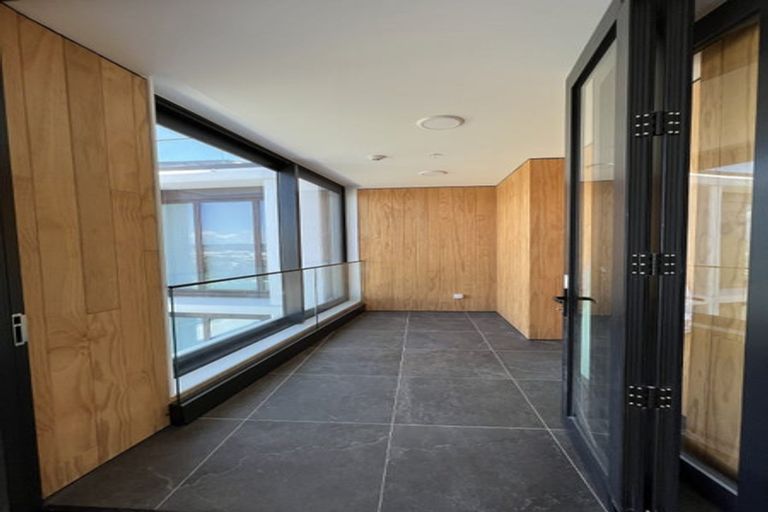 Photo of property in 1 Buscomb Avenue, Henderson, Auckland, 0610