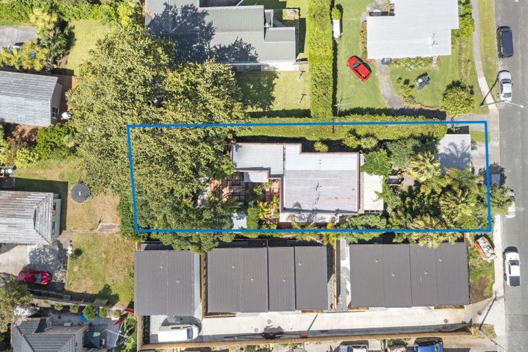 Photo of property in 10 Neptune Avenue, Beach Haven, Auckland, 0626