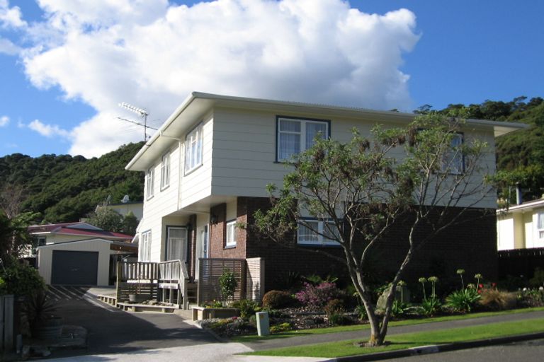 Photo of property in 9 Matariki Grove, Wainuiomata, Lower Hutt, 5014