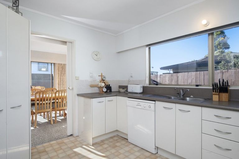 Photo of property in 27 Rushgreen Avenue, Pahurehure, Papakura, 2113