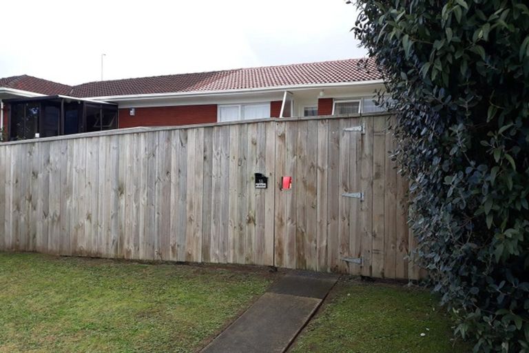 Photo of property in 2/1 Evelyn Place, Hillcrest, Auckland, 0627