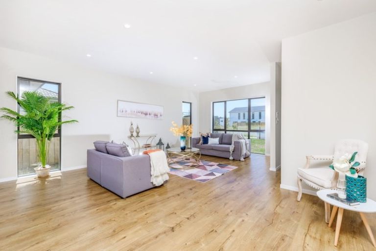 Photo of property in 4 Konoba Avenue, Kumeu, 0810