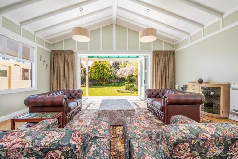 Photo of property in 25 Hinau Street, Woburn, Lower Hutt, 5010