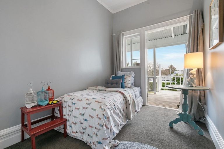 Photo of property in 36 Ray Small Drive, Papakura, 2110