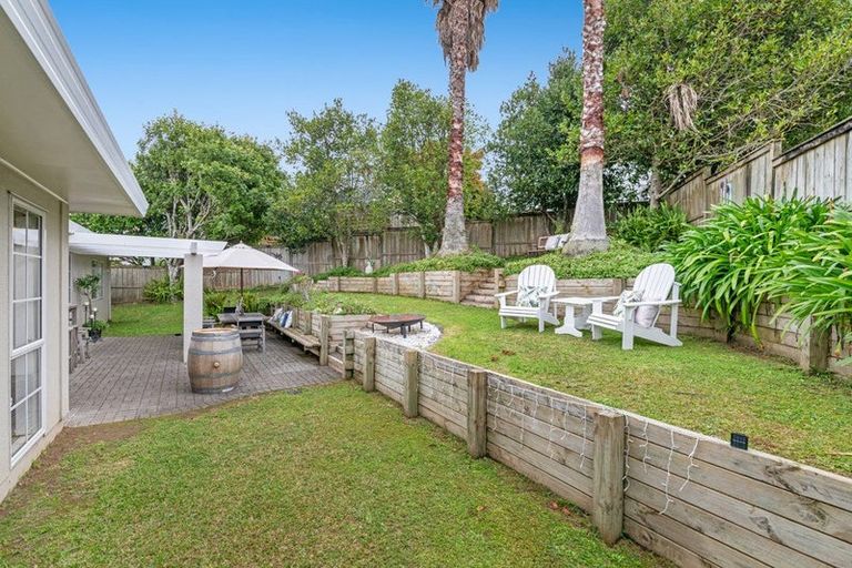 Photo of property in 12 Godwin Court, Unsworth Heights, Auckland, 0632