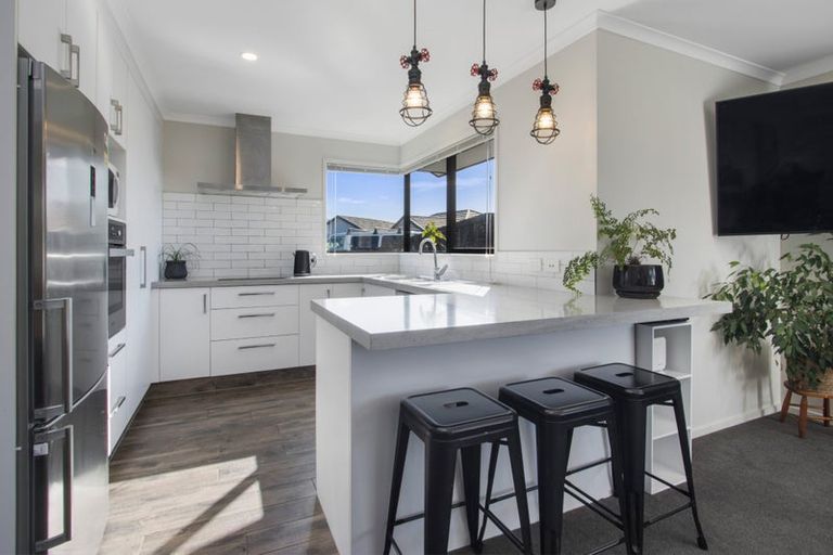 Photo of property in 16 Eastbank Drive, Katikati, 3129