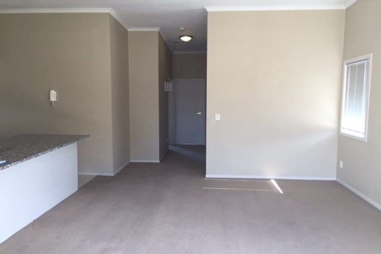 Photo of property in 24/11 Carlos Drive, Flat Bush, Auckland, 2016