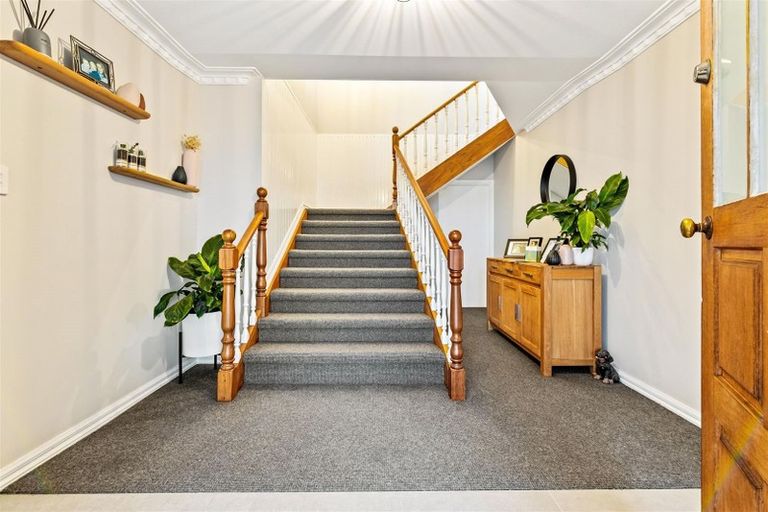 Photo of property in 22 Realm Place, Massey, Auckland, 0614