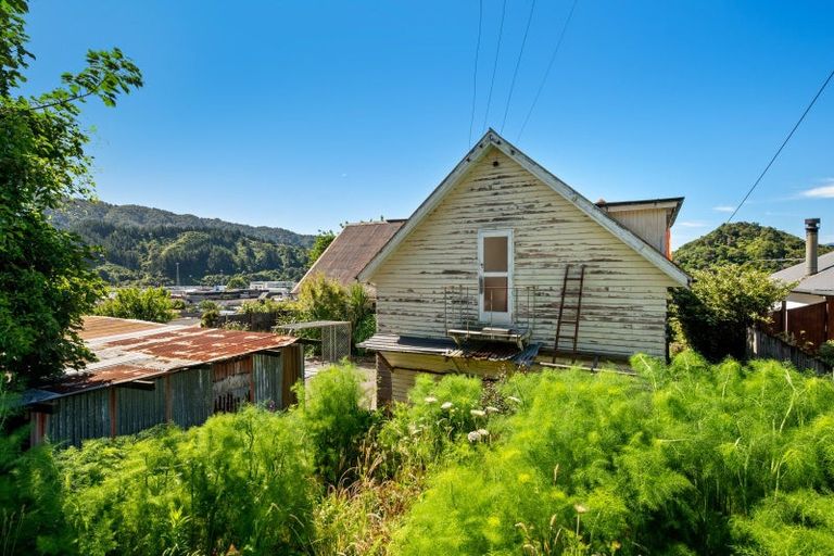 Photo of property in 4 Russell Street, Picton, 7220