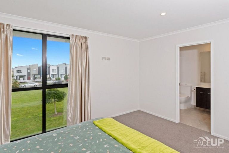 Photo of property in 14 Rangihina Road, Hobsonville, Auckland, 0616