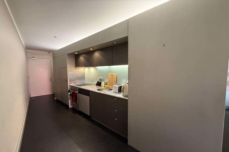 Photo of property in Gerondis Bldg Apartments, 305/60 Willis Street, Wellington Central, Wellington, 6011