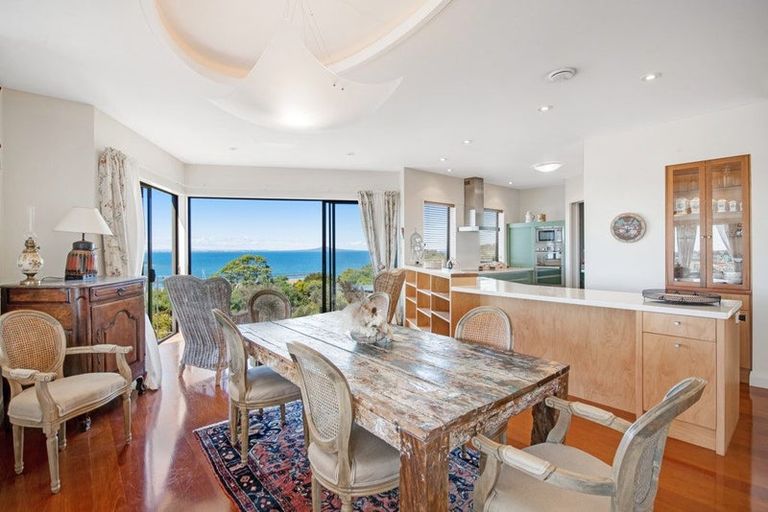 Photo of property in 52 Balboa Drive, Matakatia, Whangaparaoa, 0930