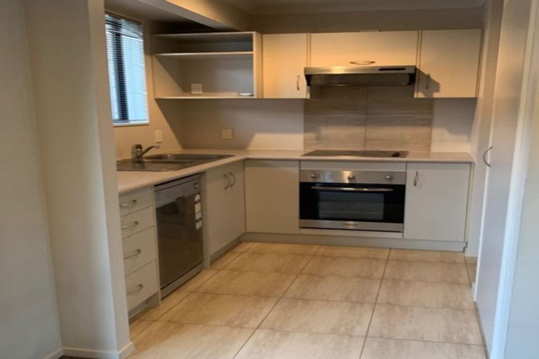 Photo of property in 77 Rathmar Drive, Manurewa, Auckland, 2105