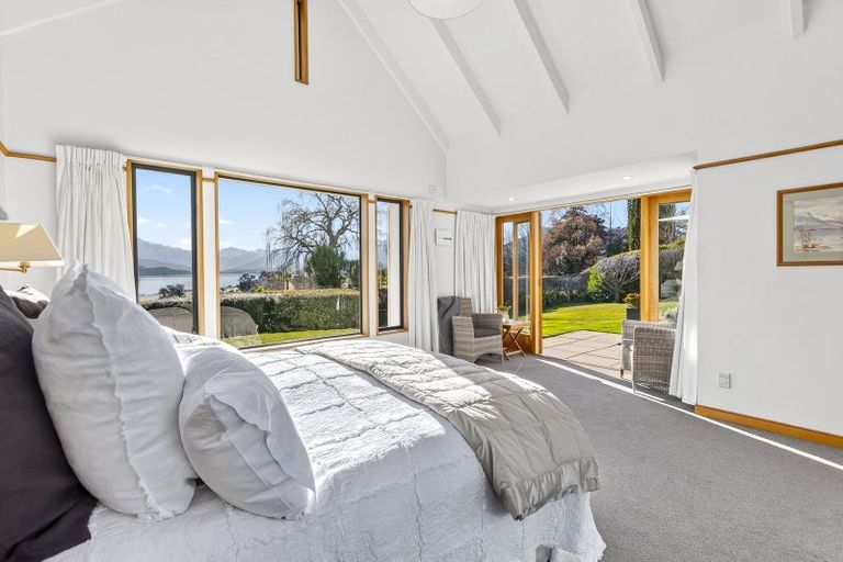 Photo of property in 186 Beacon Point Road, Wanaka, 9305