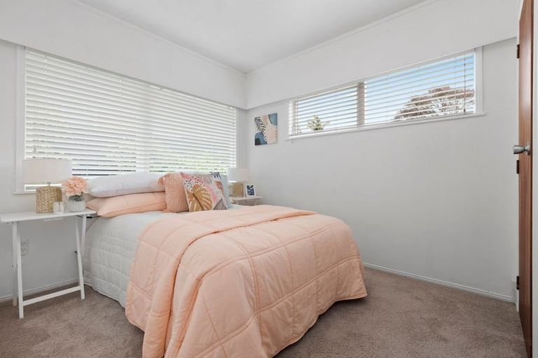 Photo of property in 26 Beechdale Crescent, Pakuranga Heights, Auckland, 2010