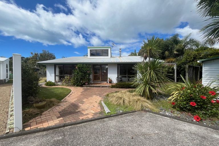 Photo of property in 2/27 Motuora Road, Manly, Whangaparaoa, 0930