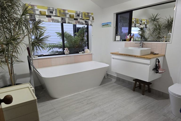 Photo of property in 125 Main Road, Governors Bay, Lyttelton, 8971