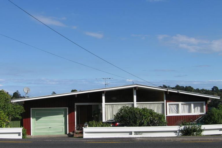 Photo of property in 150 Golf Road, Titirangi, Auckland, 0600