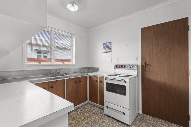 Photo of property in 2/102 Heretaunga Street, Palmerston North, 4414