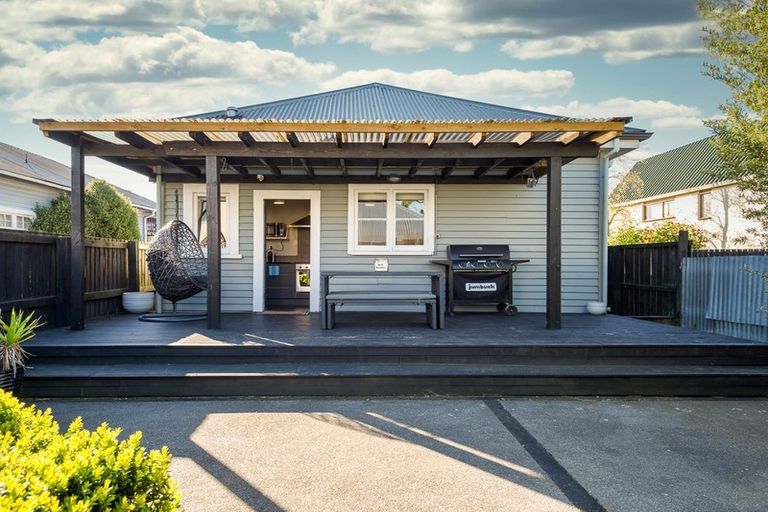 Photo of property in 144 Innes Road, St Albans, Christchurch, 8052