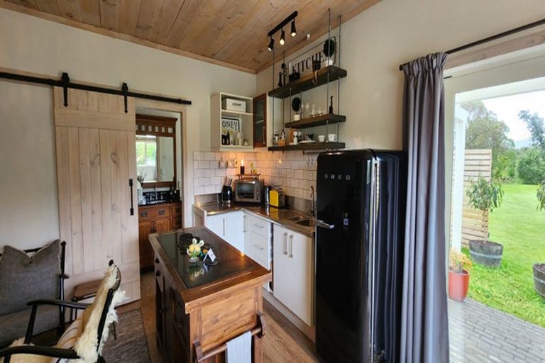 Photo of property in 450 Paremata Road, Pauatahanui, Porirua, 5381