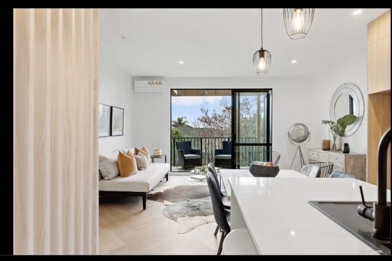 Photo of property in 31 Lewis Road, Pakuranga, Auckland, 2010