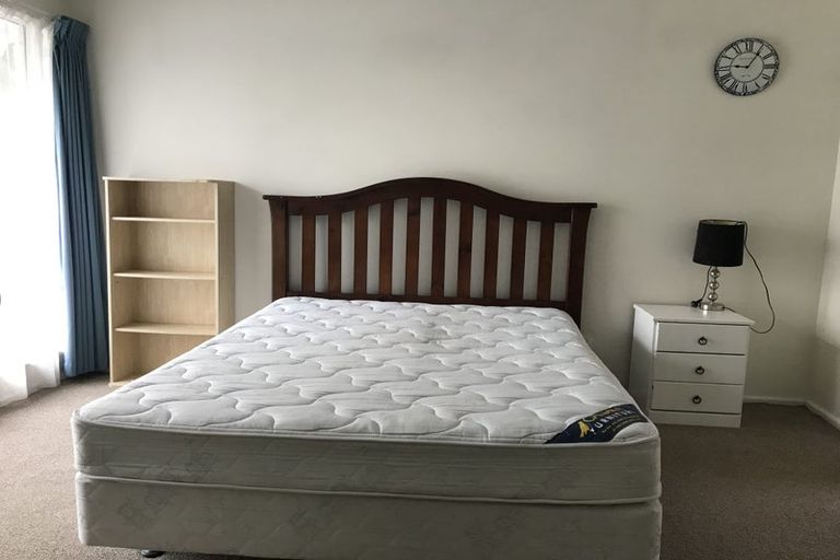 Photo of property in 1/271 Memorial Avenue, Burnside, Christchurch, 8053