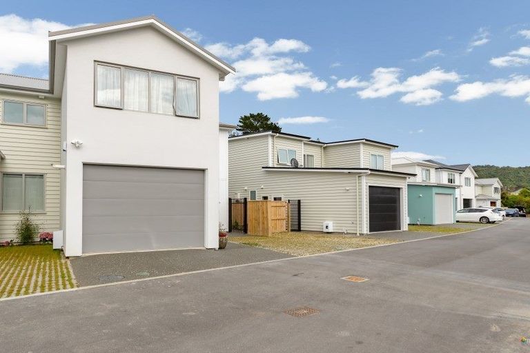 Photo of property in 14 Glide Lane, Whitby, Porirua, 5024