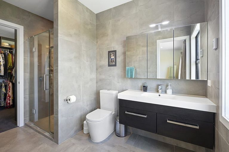 Photo of property in 438 Mangorei Road, Highlands Park, New Plymouth, 4312