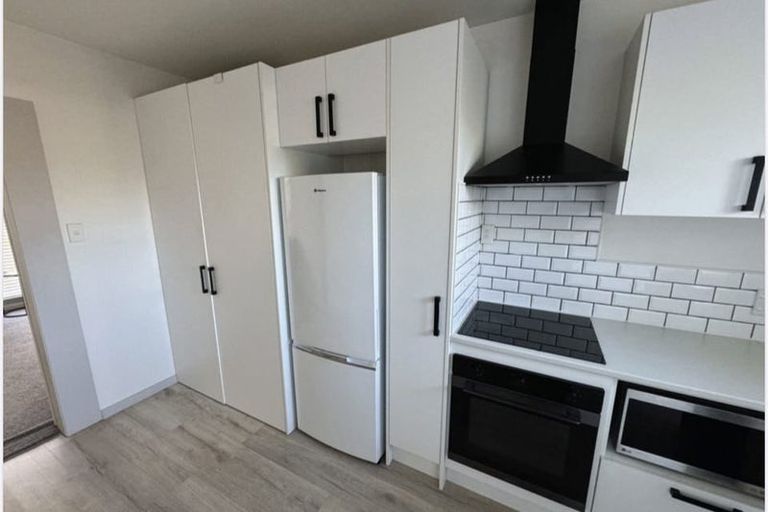 Photo of property in 2/32 Mona Vale Avenue, Riccarton, Christchurch, 8011