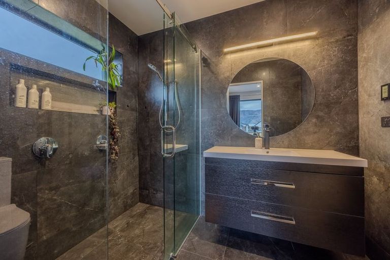 Photo of property in 14 Tomtit Crescent, Lake Hawea, 9382