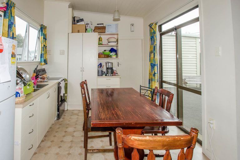 Photo of property in 32 Cutten Street, South Dunedin, Dunedin, 9012