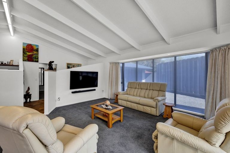 Photo of property in 20 Montjoy Street, Stratford, 4332