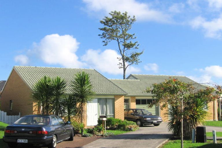 Photo of property in 5/12 Blueridge Close, Sunnyvale, Auckland, 0612