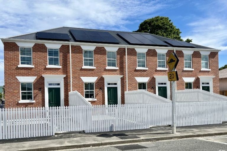 Photo of property in 30 Hargest Crescent, Saint Kilda, Dunedin, 9012