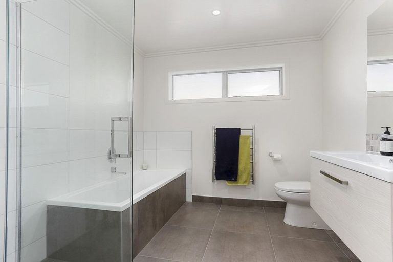 Photo of property in 17 Harakeke Road, Hobsonville, Auckland, 0616