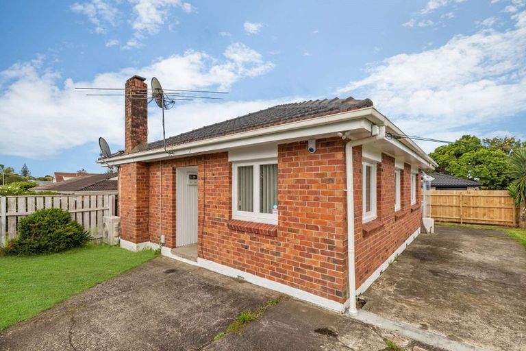 Photo of property in 73 Kenderdine Road, Papatoetoe, Auckland, 2025