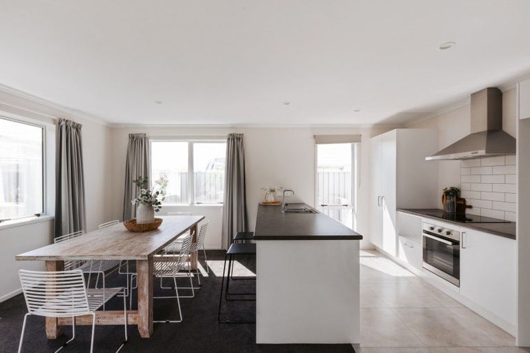 Photo of property in 66 Tabraham Crescent, Pyes Pa, Tauranga, 3112