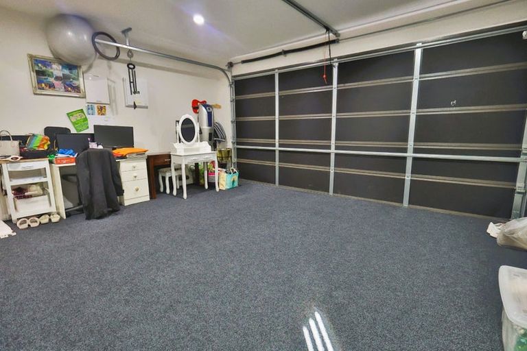 Photo of property in 16 Francesco Drive, Karaka, Papakura, 2113
