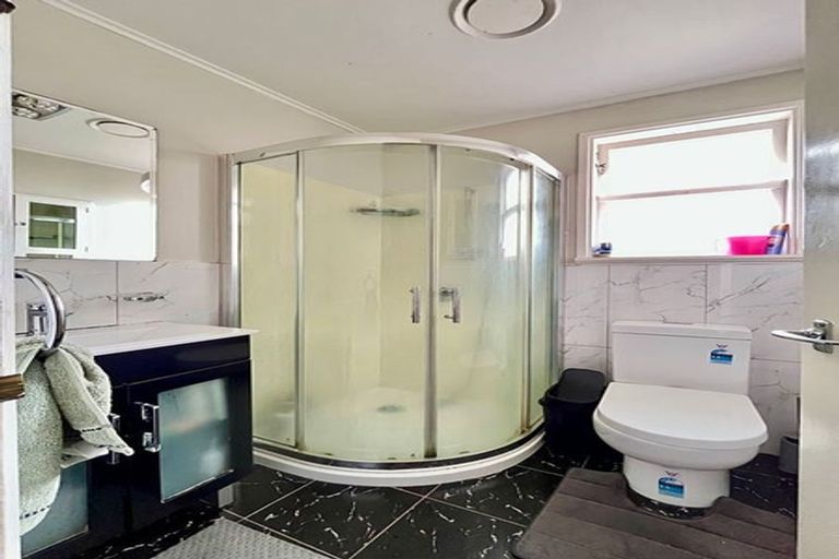 Photo of property in 42 Great South Road, Papatoetoe, Auckland, 2025